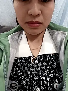Snapshot of AssAsiancute chatting on 12.15.24 AssAsiancute online show from 12.15.24