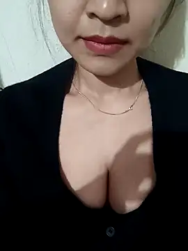 Snapshot of AssAsiancute chatting on 12.28.24 AssAsiancute online show from 12.28.24