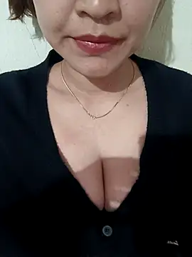 Snapshot of AssAsiancute chatting on 02.11.25 AssAsiancute online show from 02.11.25