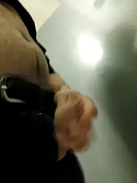 Snapshot of QcMisterv13 chatting on 04.02.26 QcMisterv13 online show from 04.02.26