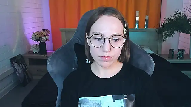 Snapshot of AphexQueen chatting on 01.14.25 AphexQueen online show from 01.14.25