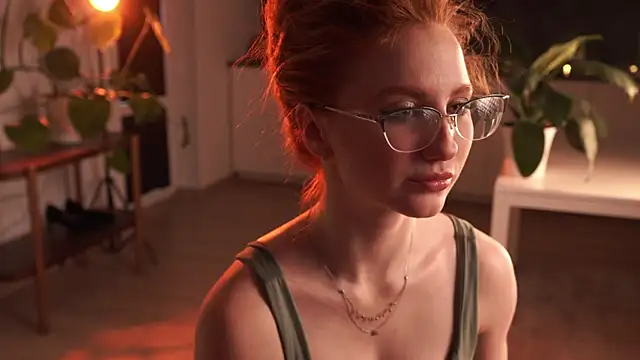 Snapshot of EsmaCrumbley chatting on 03.04.26 EsmaCrumbley online show from 03.04.26