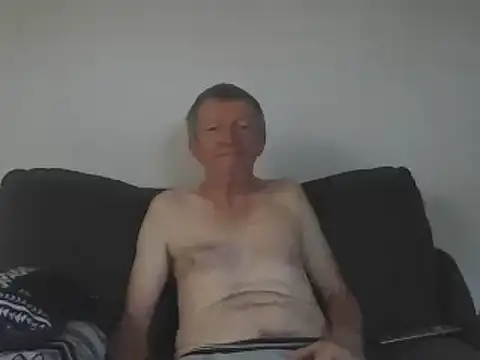 Snapshot of naturiste974 chatting on 03.18.25 naturiste974 online show from 03.18.25