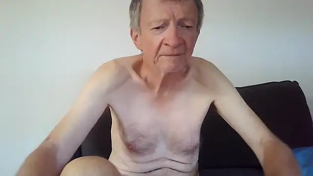 Snapshot of naturiste974 chatting on 12.23.25 naturiste974 online show from 12.23.25