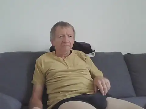 Snapshot of naturiste974 chatting on 05.05.26 naturiste974 online show from 05.05.26