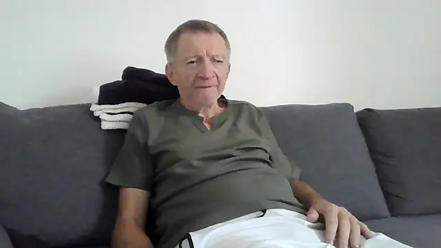 Snapshot of naturiste974 chatting on 06.04.26 naturiste974 online show from 06.04.26