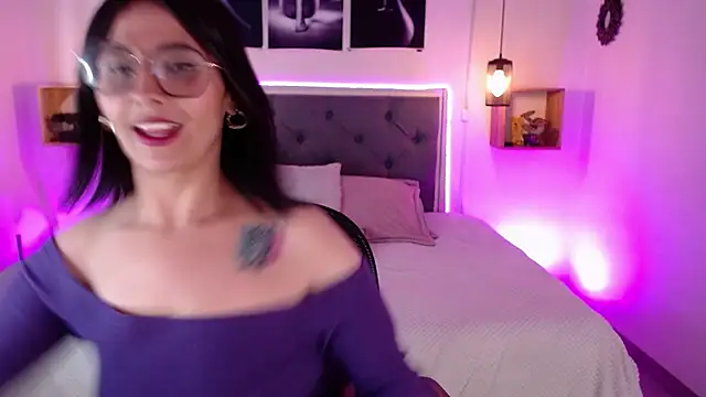 emily leinner online show from 09.30.25