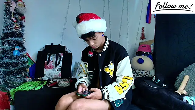 Snapshot of twink_sebas_ chatting on 12.25.24 twink sebas  online show from 12.25.24