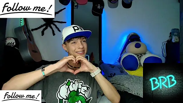 Snapshot of twink_sebas_ chatting on 12.27.24 twink sebas  online show from 12.27.24