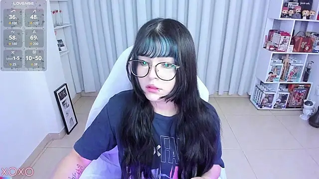 Snapshot of misshoneyxxx chatting on 06.23.26 misshoneyxxx online show from 06.23.26