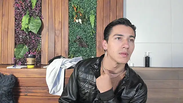 Snapshot of Andy_Joy_ chatting on 04.23.26 Andy Joy online show from 04.23.26