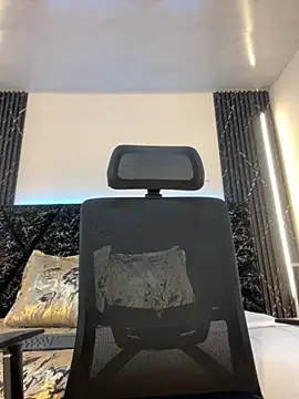 Emy leon online show from 11.23.25