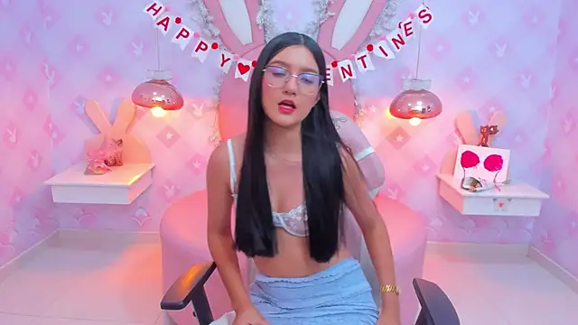 Saraa Skinny online show from 02.17.25