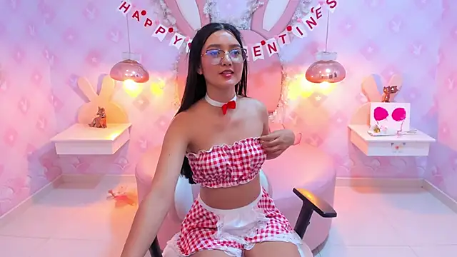 Saraa Skinny online show from 02.22.25