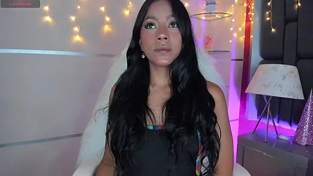 Snapshot of Amber_villalobos_ chatting on 12.27.24 Amber villalobos online show from 12.27.24