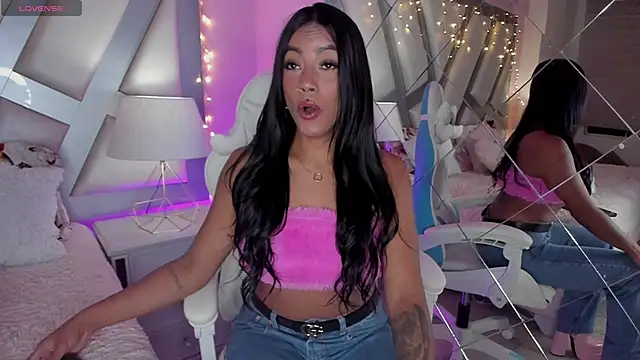 Snapshot of Amber_villalobos_ chatting on 01.15.25 Amber villalobos online show from 01.15.25