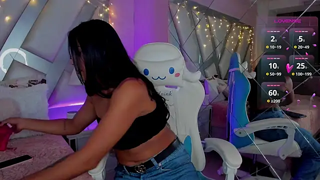 Snapshot of Amber_villalobos_ chatting on 02.20.25 Amber villalobos online show from 02.20.25