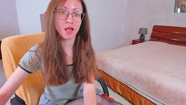 Snapshot of Pantyhose_Mila chatting on 05.07.26 Pantyhose Mila online show from 05.07.26