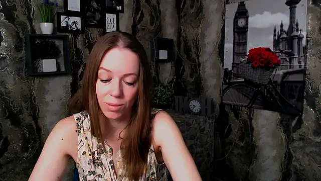 Snapshot of GloriaSi_ chatting on 04.26.26 GloriaSi online show from 04.26.26