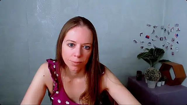 Snapshot of GloriaSi_ chatting on 05.27.26 GloriaSi online show from 05.27.26