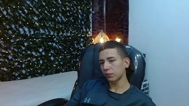 Snapshot of JackSwan18 chatting on 12.02.24 JackSwan18 online show from 12.02.24