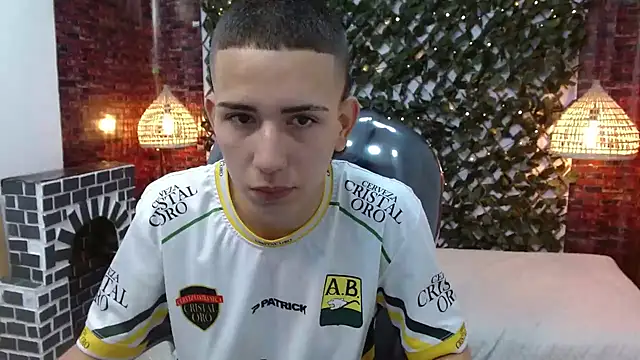 Snapshot of JackSwan18 chatting on 12.06.24 JackSwan18 online show from 12.06.24