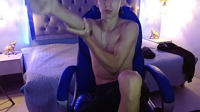 Snapshot of JackSwan18 chatting on 01.20.25 JackSwan18 online show from 01.20.25