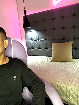 Snapshot of JackSwan18 chatting on 10.08.25 JackSwan18 online show from 10.08.25