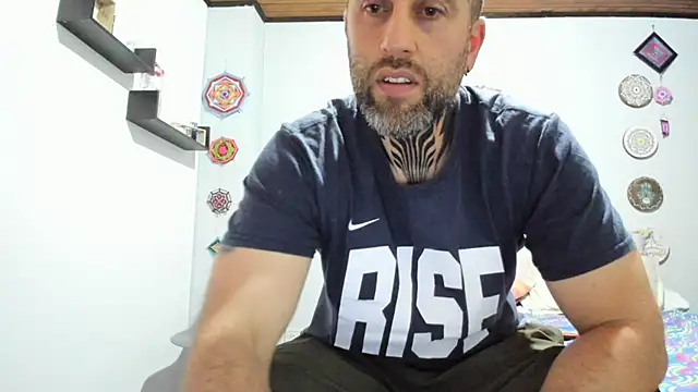 Snapshot of Antoniohot2024 chatting on 01.15.25 Antoniohot2024 online show from 01.15.25