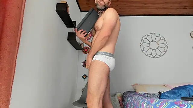 Snapshot of Antoniohot2024 chatting on 01.22.25 Antoniohot2024 online show from 01.22.25