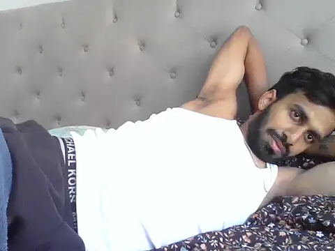 Snapshot of skinny__boy__ chatting on 11.14.25 skinny boy online show from 11.14.25