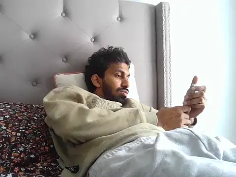 Snapshot of skinny__boy__ chatting on 02.23.26 skinny boy online show from 02.23.26