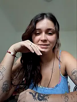 Snapshot of luuhcat09 chatting on 02.04.25 luuhcat09 online show from 02.04.25
