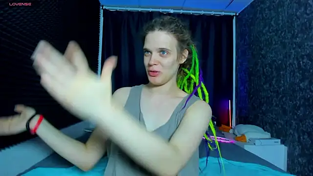 Snapshot of KIKI_Krash chatting on 01.16.26 KIKI Krash online show from 01.16.26