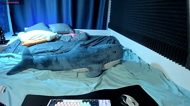 Snapshot of KIKI_Krash chatting on 02.15.26 KIKI Krash online show from 02.15.26