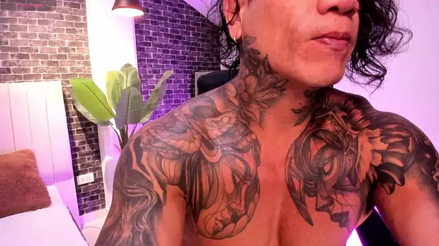 Snapshot of Dantesuarez28 chatting on 01.11.26 Dantesuarez28 online show from 01.11.26