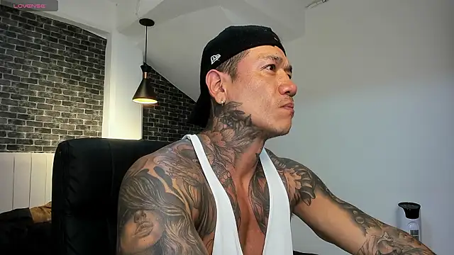 Snapshot of Dantesuarez28 chatting on 02.05.26 Dantesuarez28 online show from 02.05.26