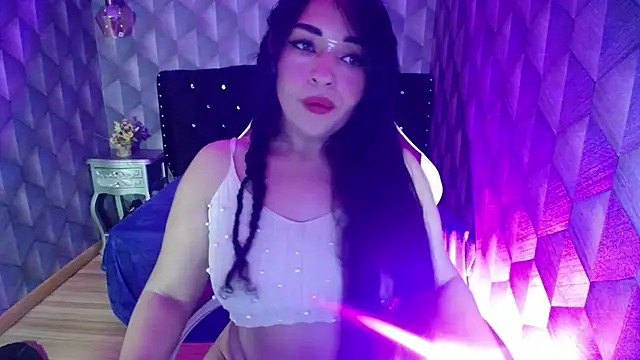 Sofiacowperx online show from 02.22.25