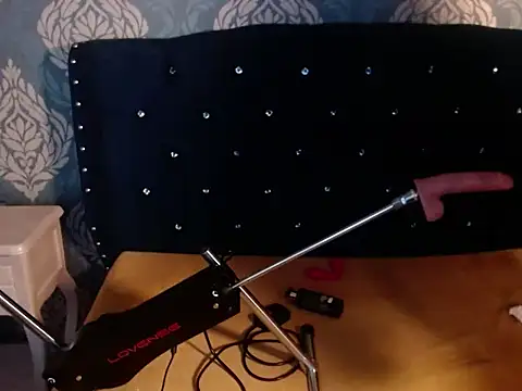 Sofiacowperx online show from 11.25.25