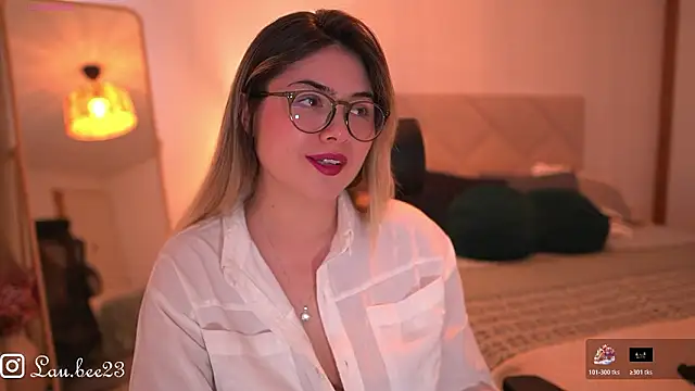 Snapshot of Lau_Bee chatting on 02.01.26 Lau Bee online show from 02.01.26