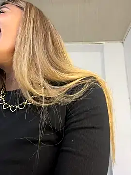 ZoeJohnsoon online show from 12.20.25