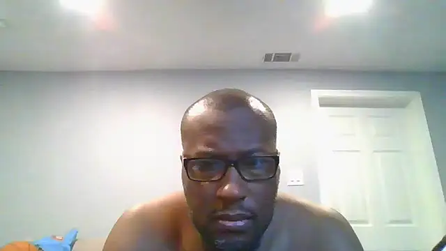 Snapshot of littbbc chatting on 10.02.25 littbbc online show from 10.02.25