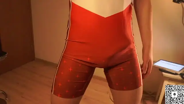 Snapshot of curlyboyy_ chatting on 02.24.25 curlyboyy online show from 02.24.25