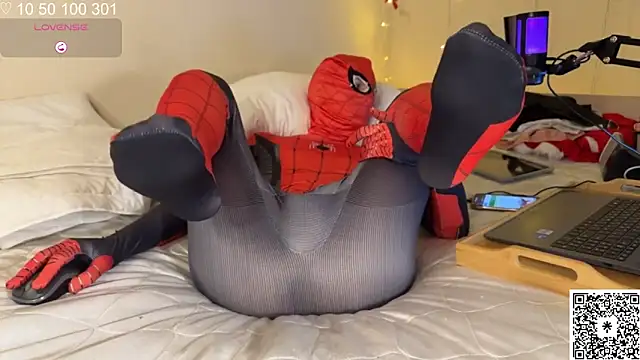 Snapshot of curlyboyy_ chatting on 02.27.25 curlyboyy online show from 02.27.25