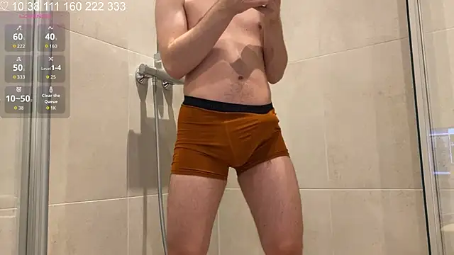 Snapshot of curlyboyy_ chatting on 10.30.25 curlyboyy online show from 10.30.25