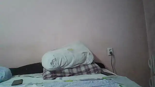 Snapshot of MikaKors chatting on 02.11.25 MikaKors online show from 02.11.25