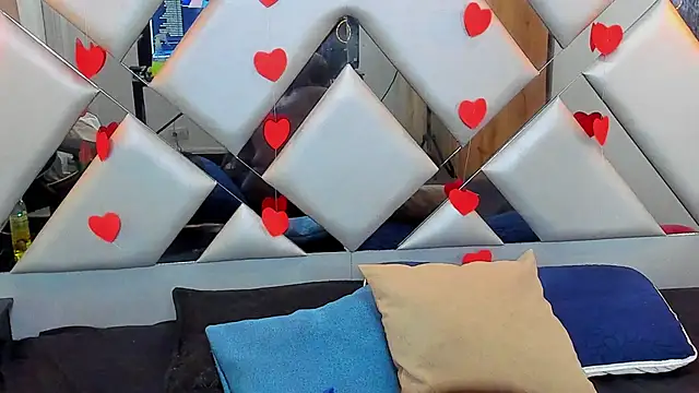 Snapshot of Nahomi-Hill chatting on 02.16.25 Nahomi-Hill online show from 02.16.25