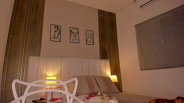 zoe sky  online show from 04.06.26