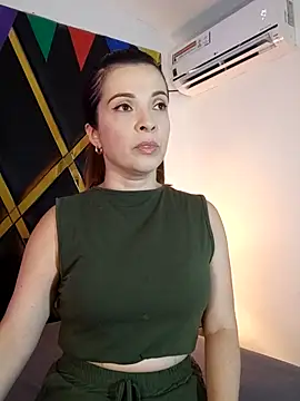 Adel Nesbiit online show from 10.03.25