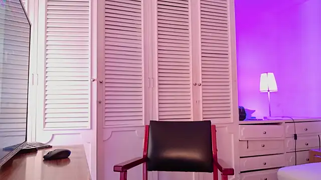 Adel Nesbiit online show from 05.28.26